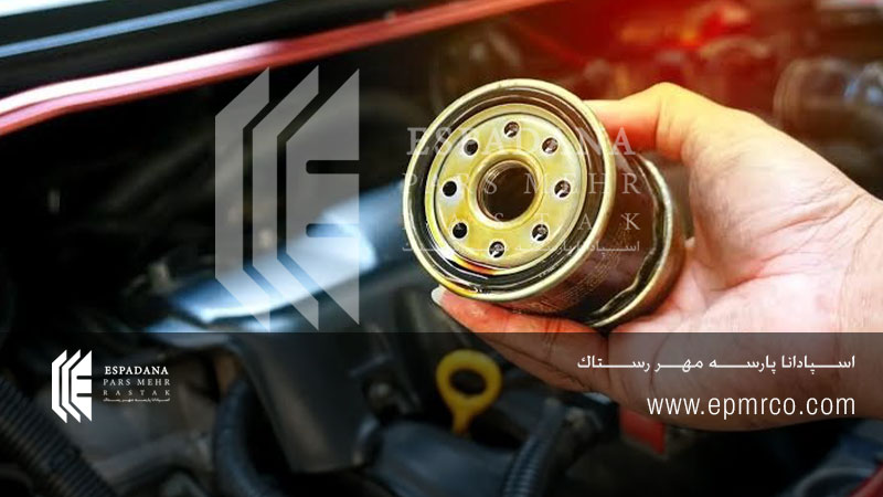 تصویر تعویض فیلتر روغن کامیون